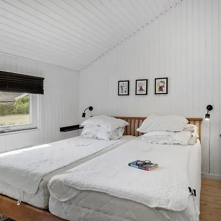 Vakantiehuis Three-bedroom In *